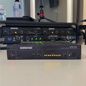Shure Black Digital Feedback Reducer